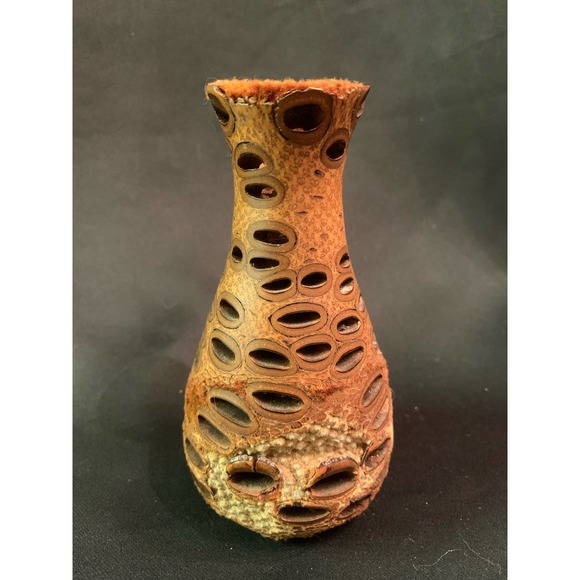 Vase - small - Banksia Nut - Picture 3 of 8